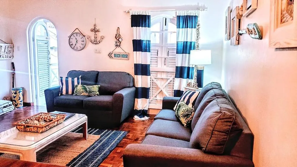 Amazing Location! Walk To Town, Beach & Dinner - Payment Required To Reserve Ocho Rios 0*,