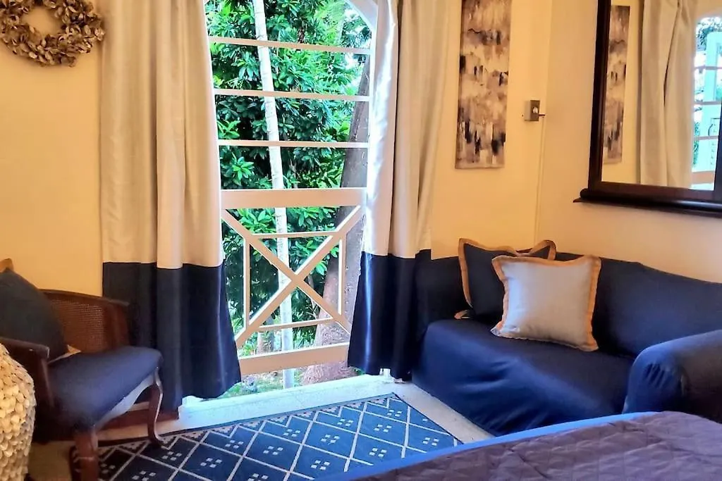 Amazing Location! Walk To Town, Beach & Dinner - Payment Required To Reserve Ocho Rios