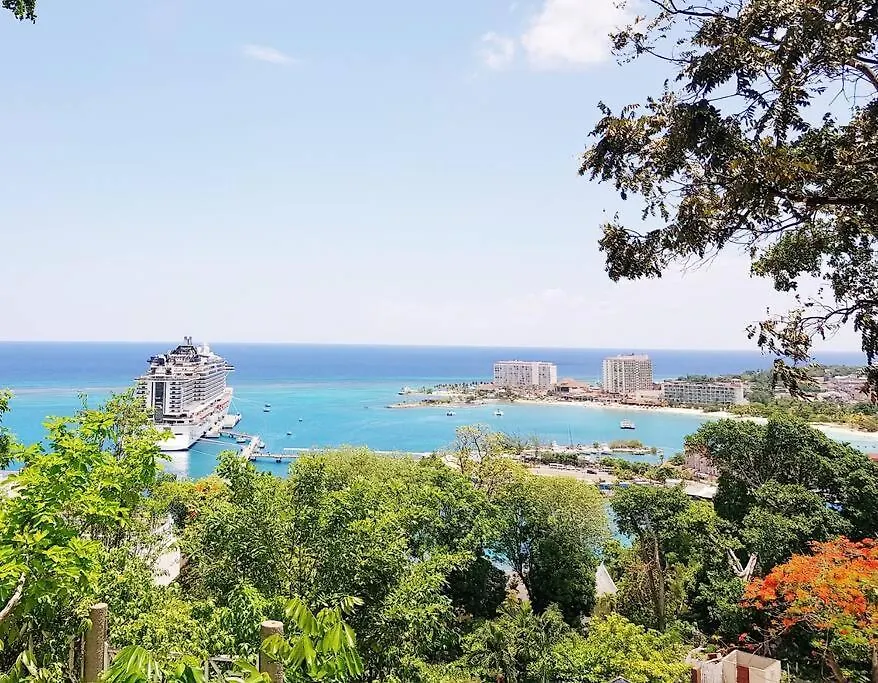 Apartment Amazing Location! Walk To Town, Beach & Dinner - Payment Required To Reserve Ocho Rios